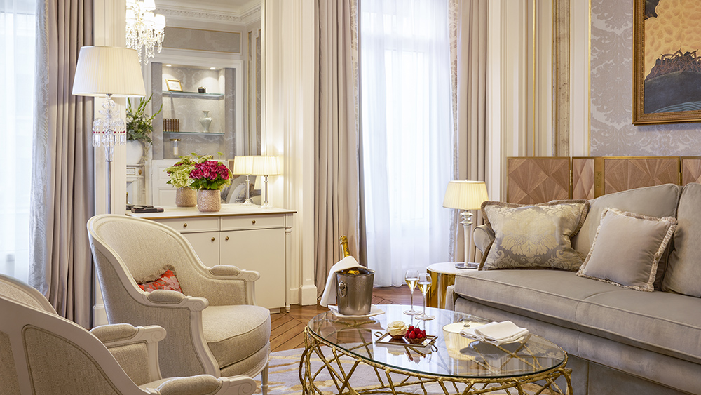 Prestige Suite Living Room (2)